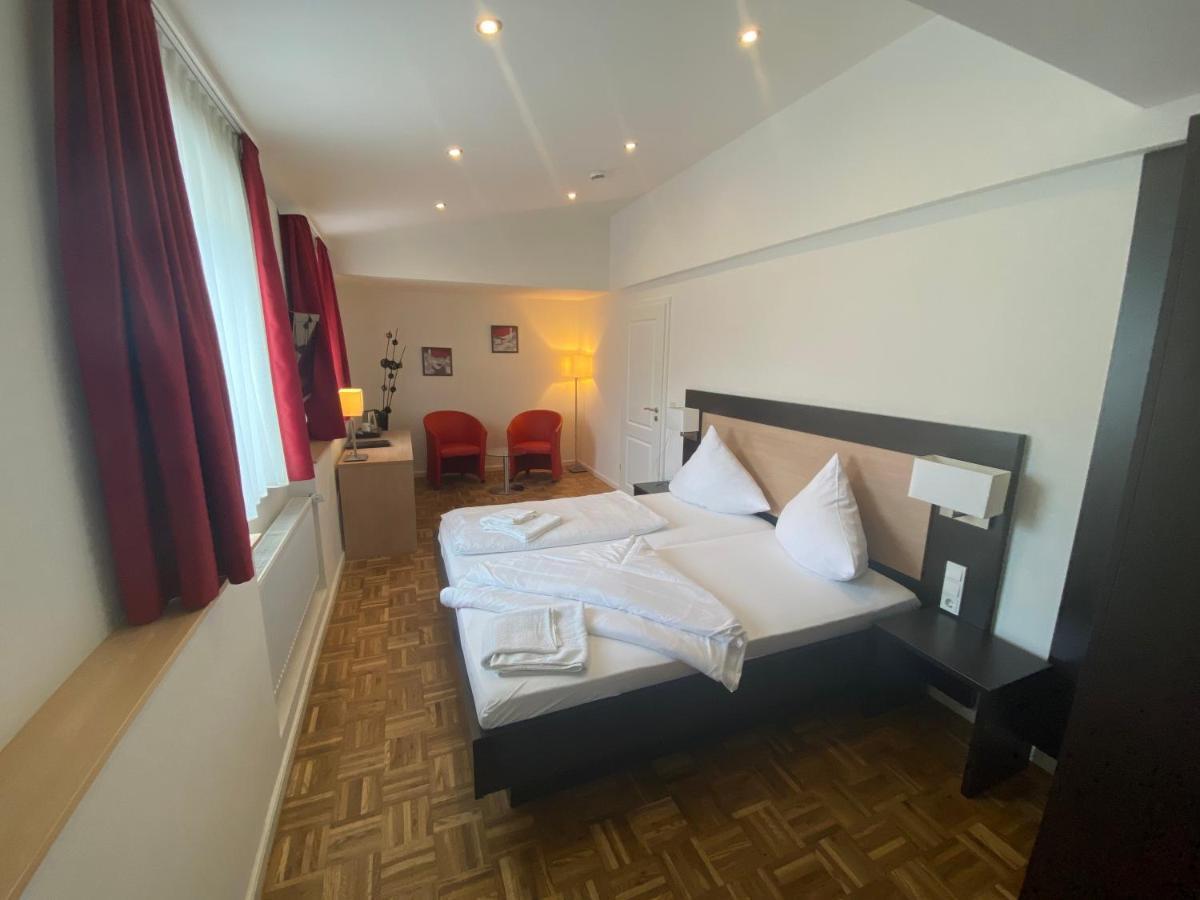 Altes Pfarrhaus Hotel Ernst Ngoại thất bức ảnh