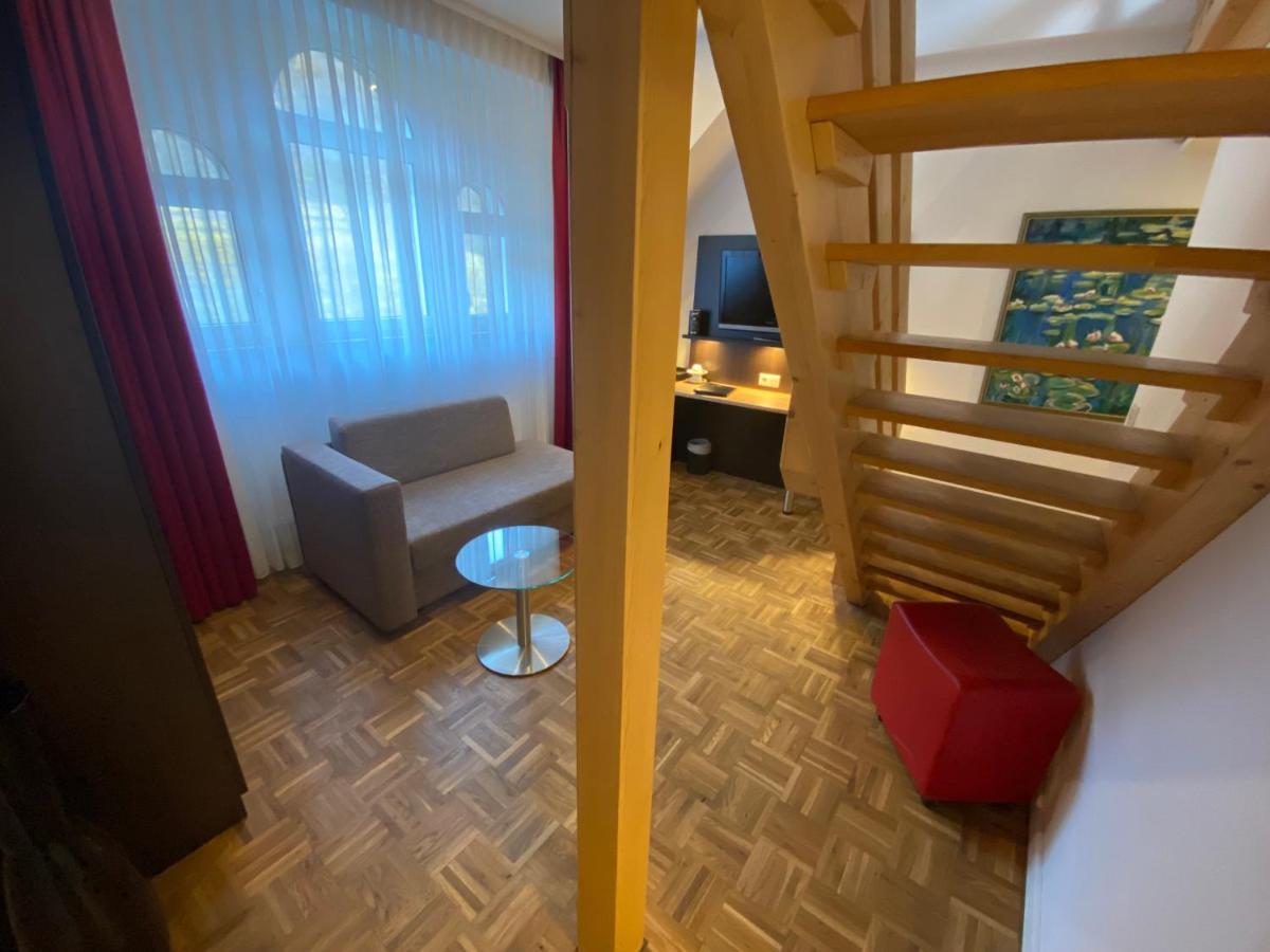 Altes Pfarrhaus Hotel Ernst Ngoại thất bức ảnh